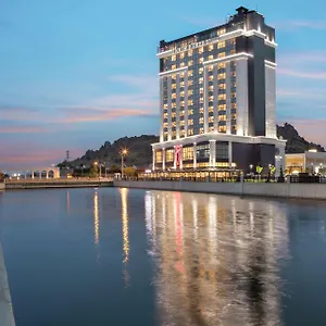 Doubletree By Hilton Hotell